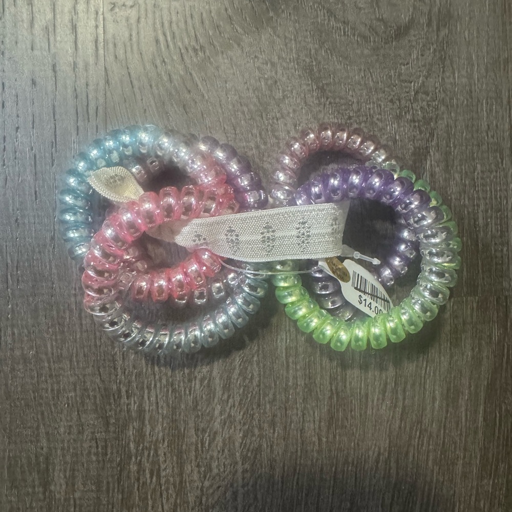 NWT Free People Pack of 6 Rubber Hair Ties